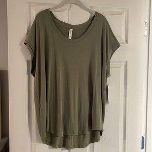 Athleta cloudlight stratus tee xl green nwt